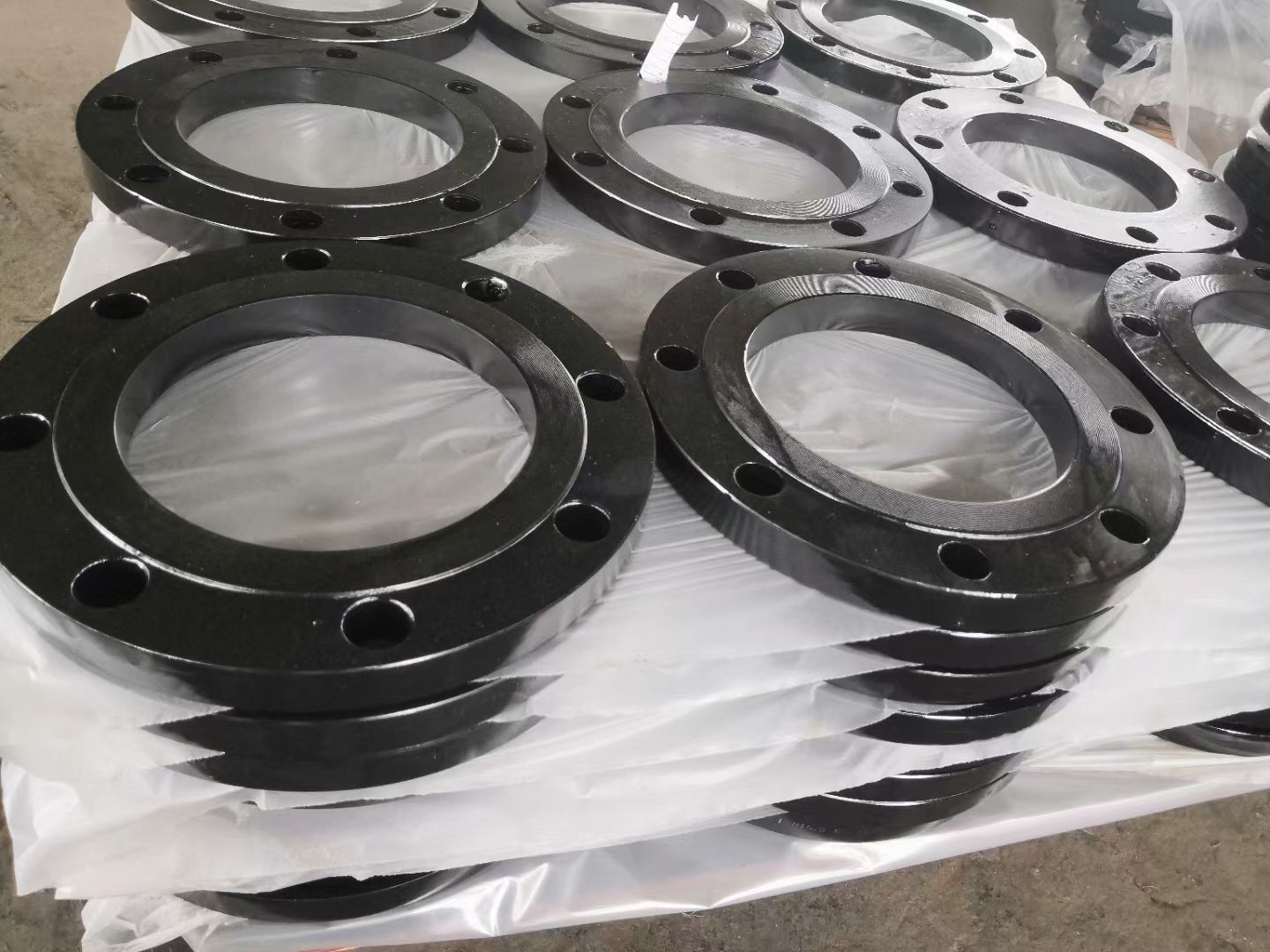 Plate raised face carbon steel C22 black paint flange