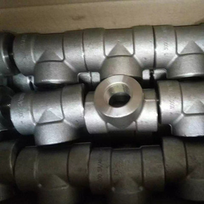 ASTM A105 Tee, 2 × 2 Inch, 3000 LB, FNPT Ends