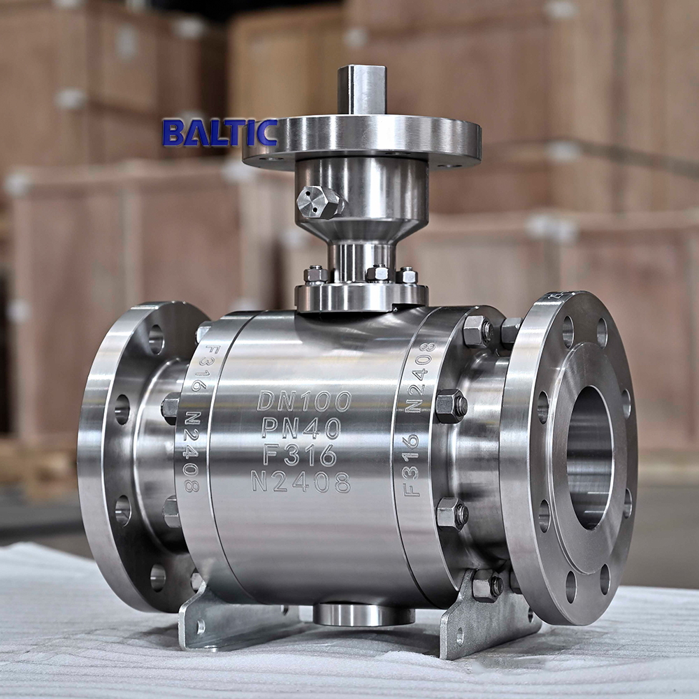 Side Entry Trunnion Ball Valve, DN100, PN40, F316, ISO Top Flanged