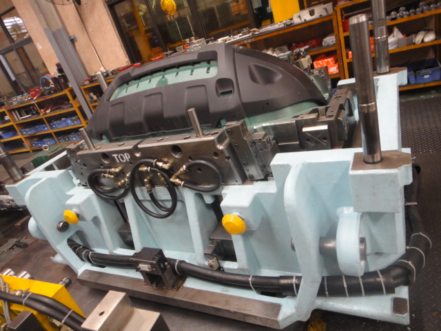Car Bumper Mold Making Plastic Injection Mold