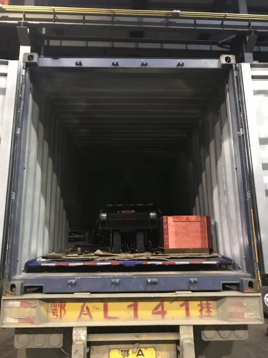 One more wrecker uploader was loaded into a container to Taiwan