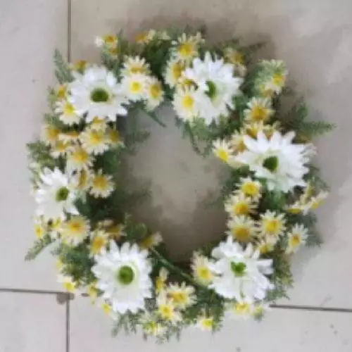 Artificial White Yellow Chrysanthemum Wreath With Green Fern, 21 inch