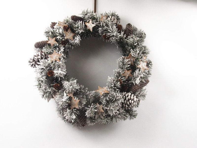 Holiday Wreath Winter Theme Pine Cones With Star Holiday Wreath Winter Theme Pine Cones With Star