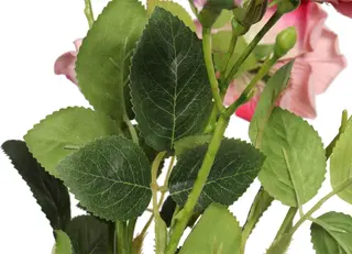 leaves details of fake silk roses