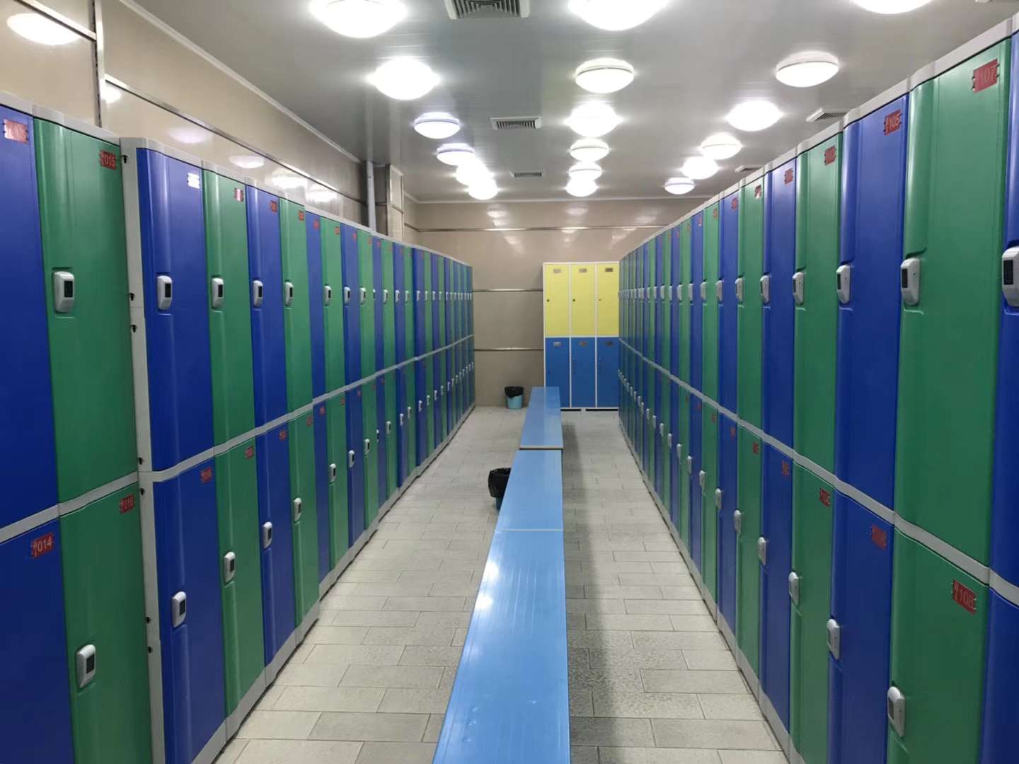TOPPLA Plastic Lockers for Swimming Pools