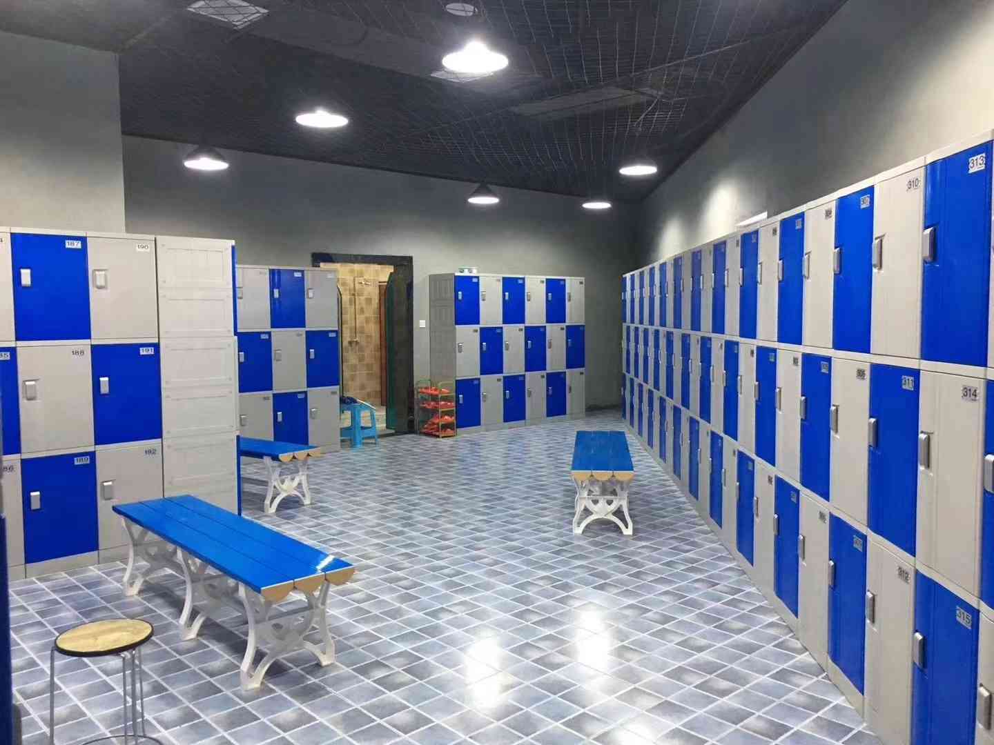 TOPPLA Plastic Lockers for Swimming Pools