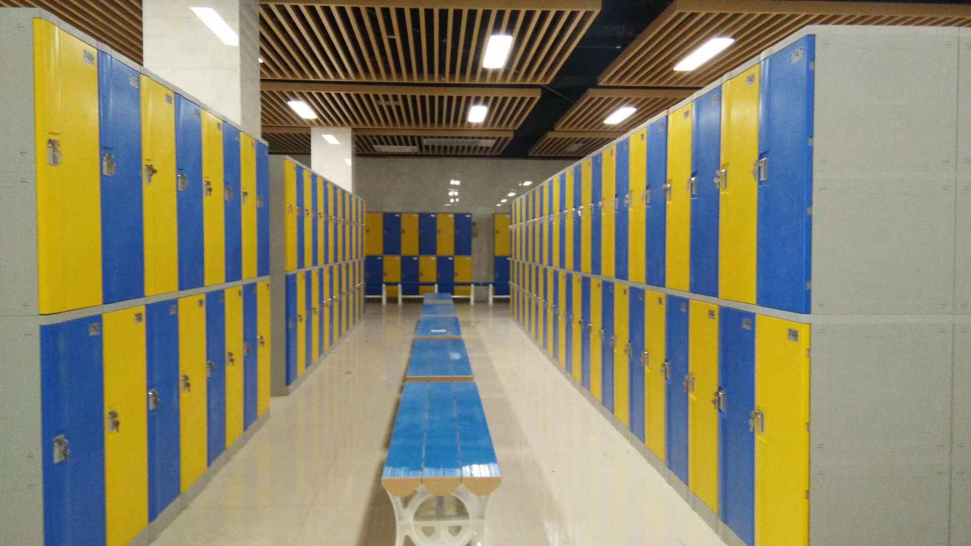 TOPPLA Plastic Lockers for Water-park