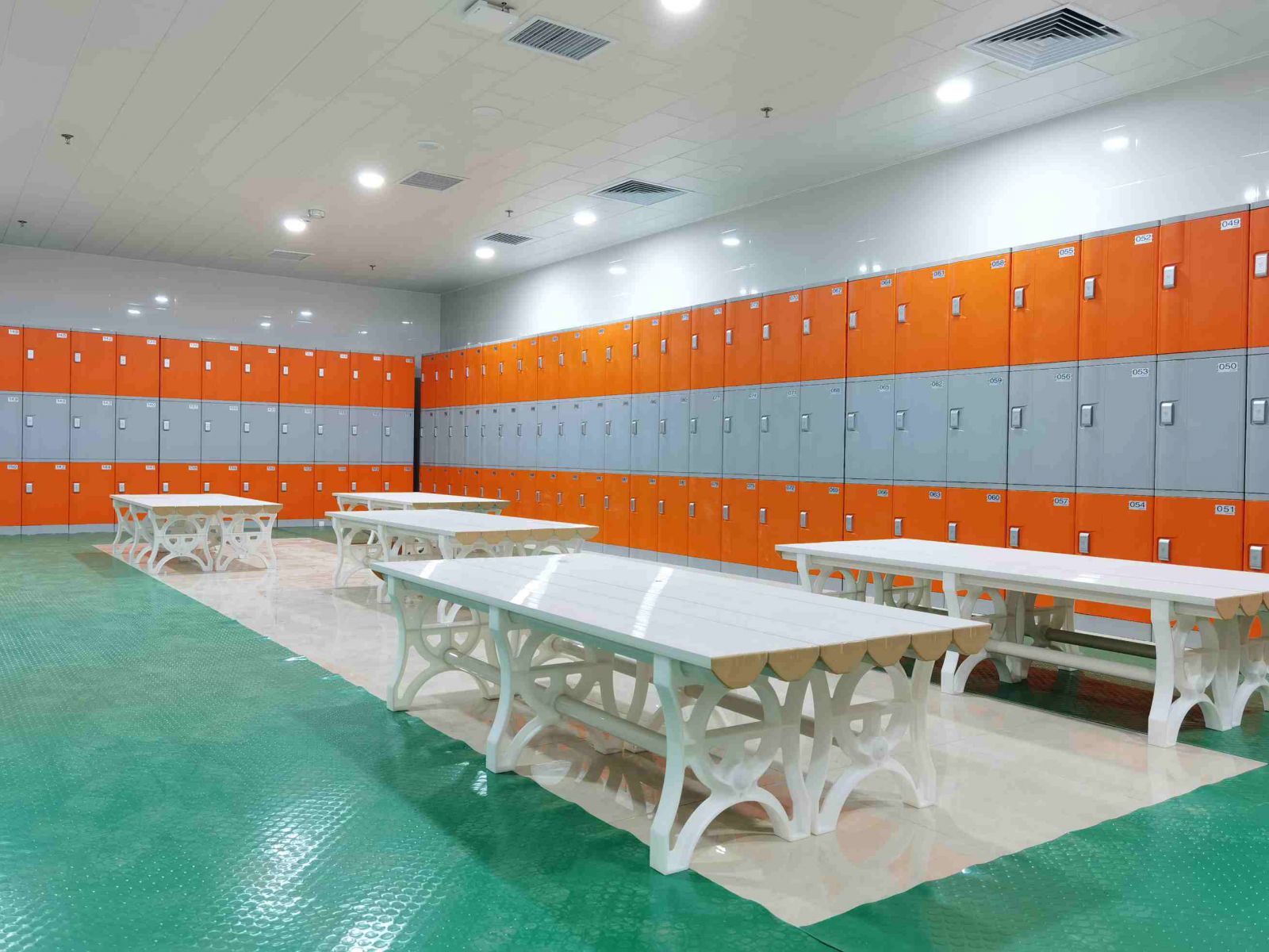 TOPPLA Plastic Lockers for Water-park