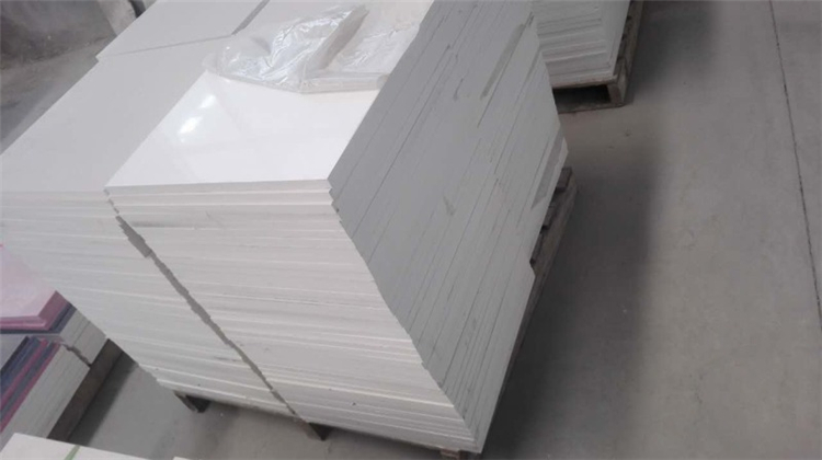 Pure White Engineered Quartz Stone Wall or Floor Tiles, 24 X 24 MM