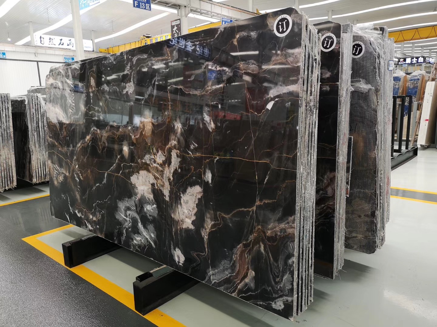 Gorgeous Veins Black Marble Slabs, Black & White Marble Tiles