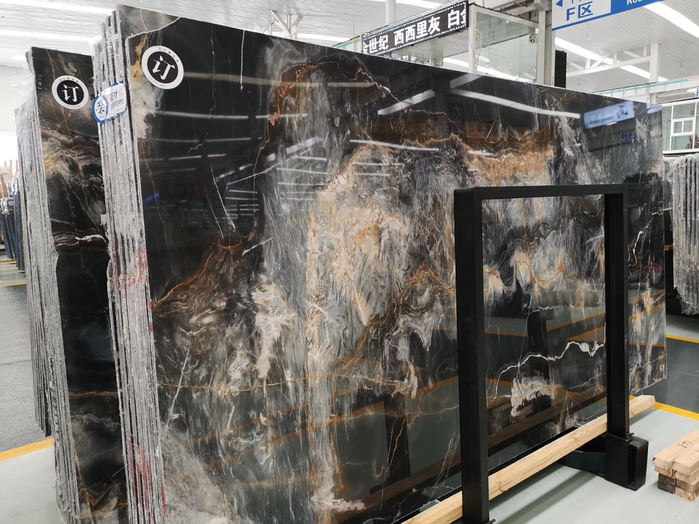Gorgeous Veins Black Marble Slabs, Black & White Marble Tiles