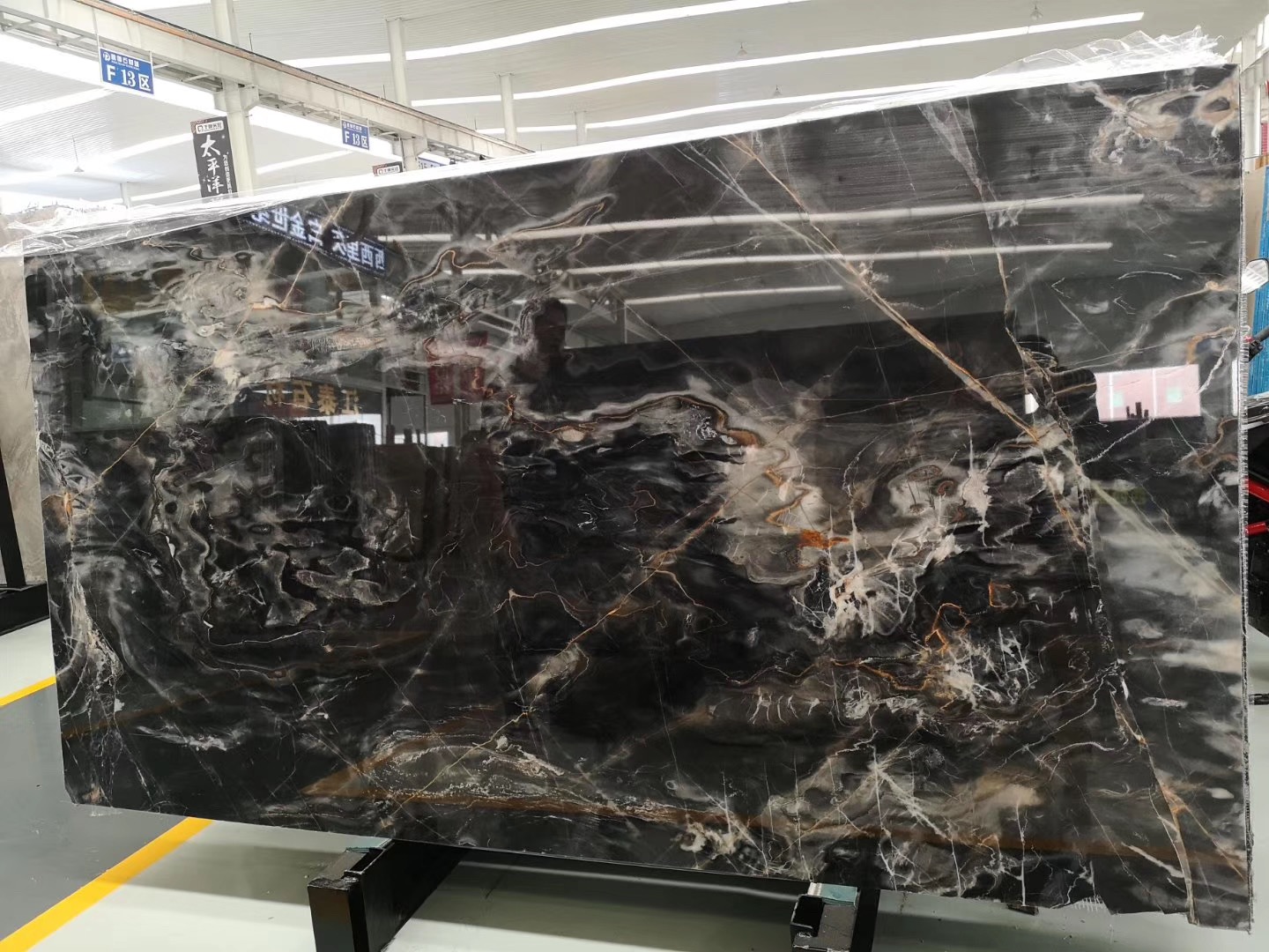 Gorgeous Veins Black Marble Slabs, Black & White Marble Tiles