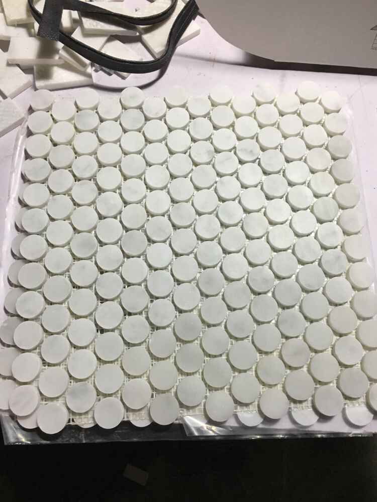 round-stone-mosaic-tiles-honed-carrara-marble-mosaic-detail-3.jpg