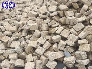 Tumbled G682 Granite Cobblestone Pavers, Natural Paving Stone Cubes