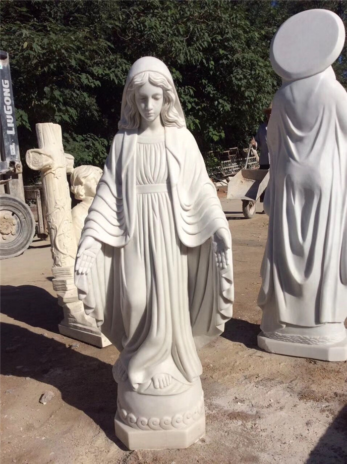 Marble Christus Statue