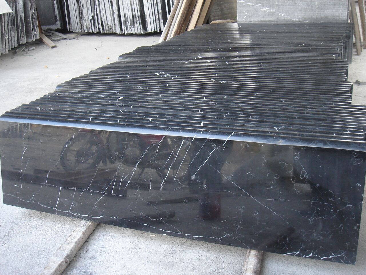 nero-marquina-black-marble-stair-detail.jpg