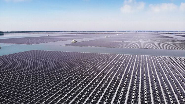 Floating Solar Power Farm System, Floating Solar Panel Array