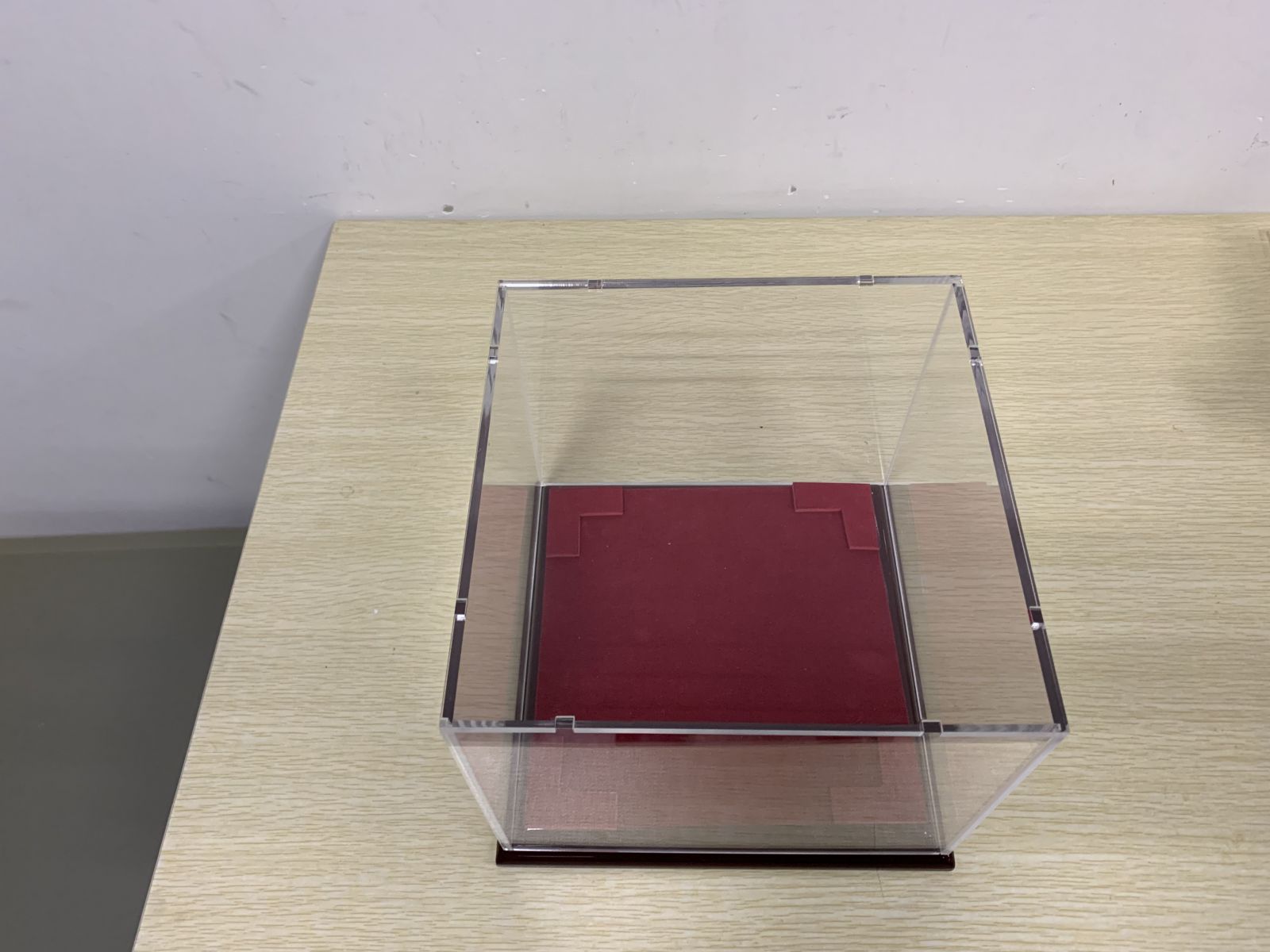 Assembled design for acrylic cover box