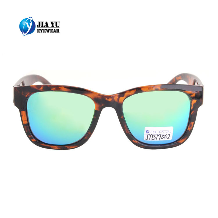 Fashionable Wholesale Sunglass Style Women and Men Age Sunglasses Polarized
