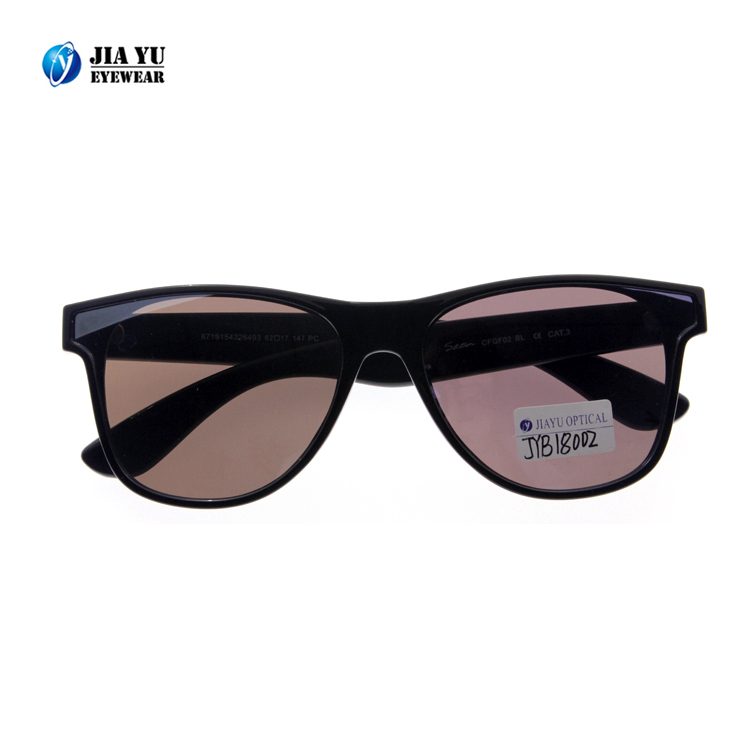 Newest Trending Fashion Black Classic UV400 Polarized Sunglasses