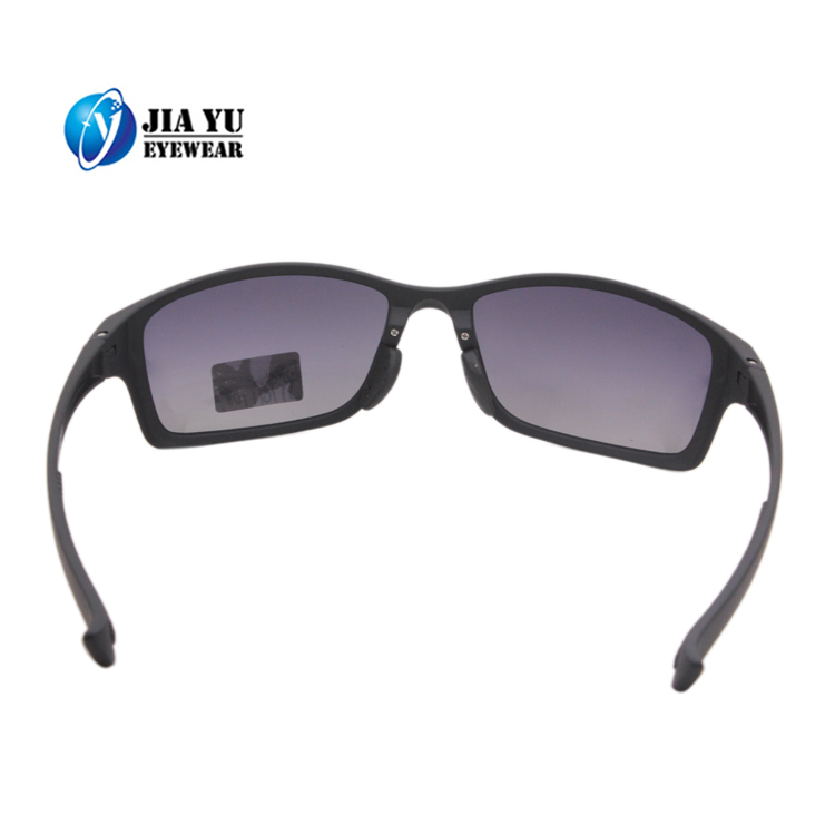 Xiamen Factory Stylish UV 400 Polarized Plastic Outdoor Black Sunglasses