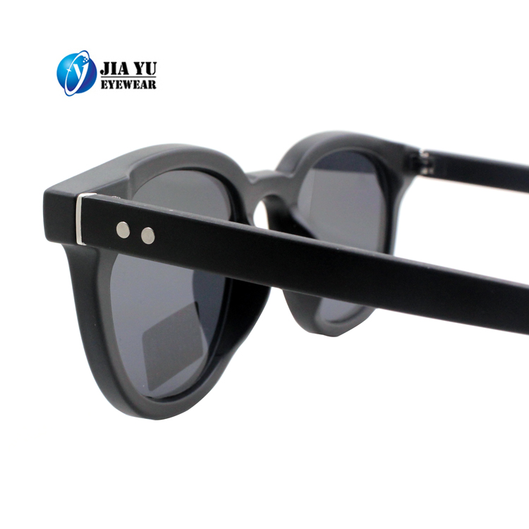 Xiamen Manufacture Black Men Luxury Sunglasses UV 400 Polarized With Metal Logo