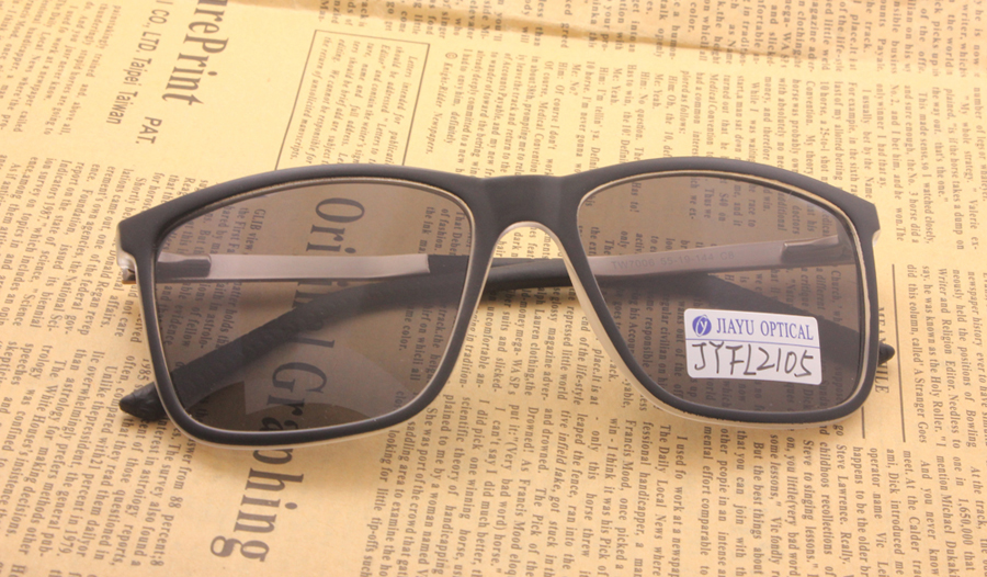 Fashion Frame with Metal Spring Hinges Sunglasses