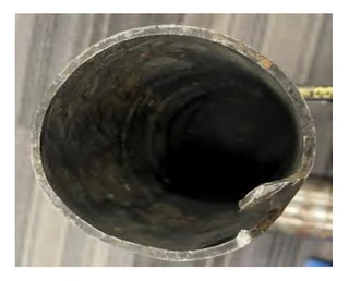 Overall macroscopic morphology of the fractured sleeve