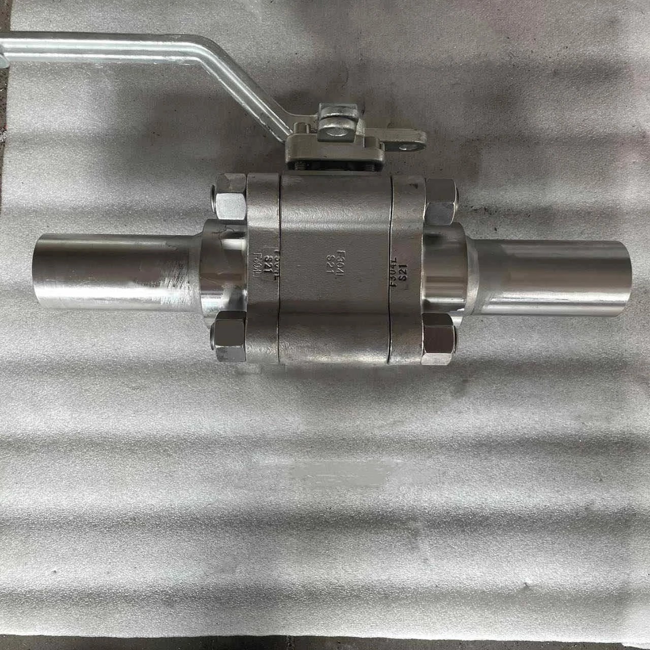 API 608 Ball Valve, 3 Piece, ASTM A182 F304, 2 Inch, 800 LB