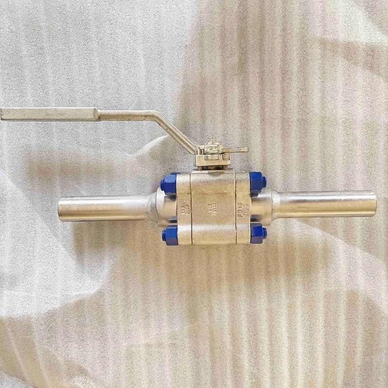 Bolted Bonnet Ball Valve, ASTM A182 F316, 1-1/2 Inch, 800 LB
