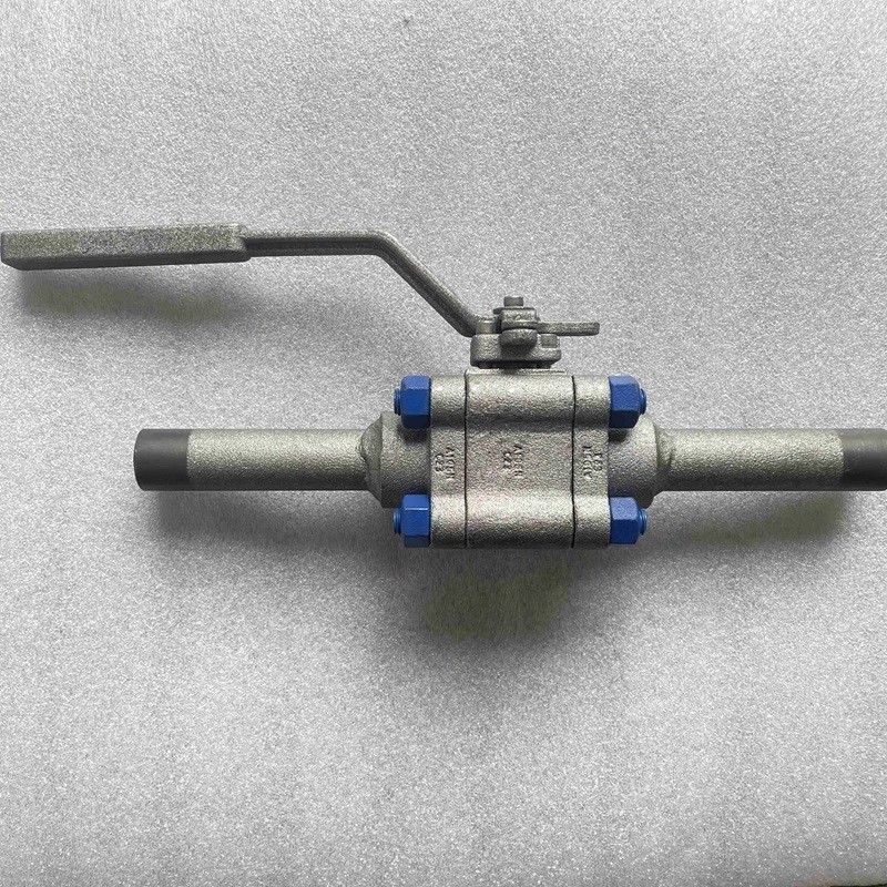 Three-piece Ball Valve, ASTM A105N, API 608, 1/2 IN, 800 LB