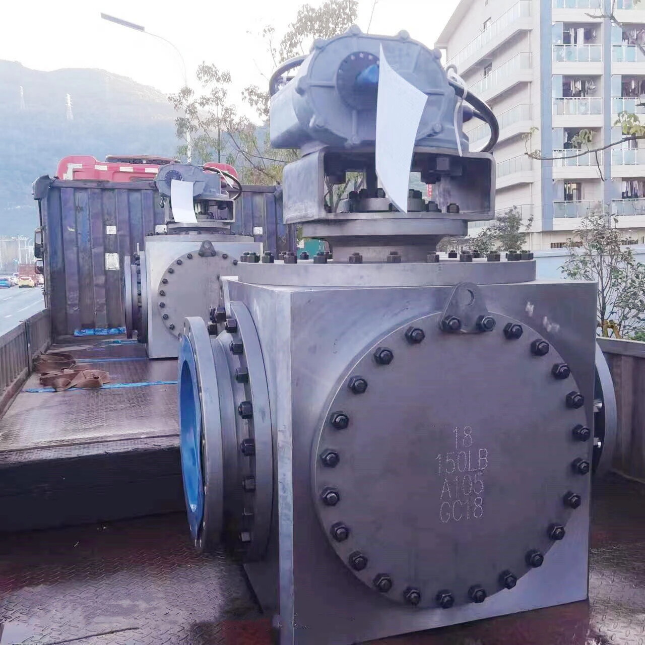 API 6D Ball Valve, ASTM A105, 18 Inch, 150 LB, RF, Gear Box