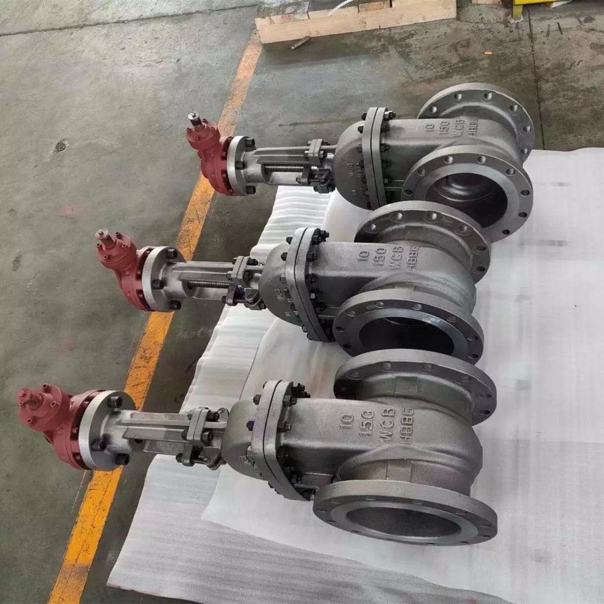 API 600 Gate Valve, ASTM A216 WCB, 10 Inch, Class 150 LB, RF