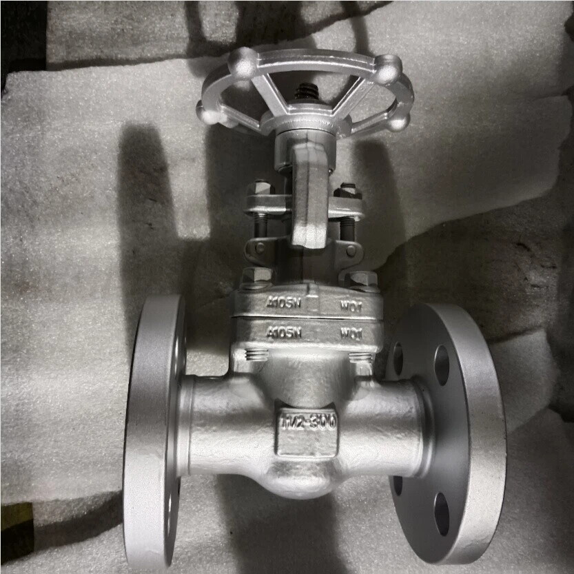 ASTM A105N Gate Valve, Rising Stem, 1-1/2 Inch, 300 LB, BW