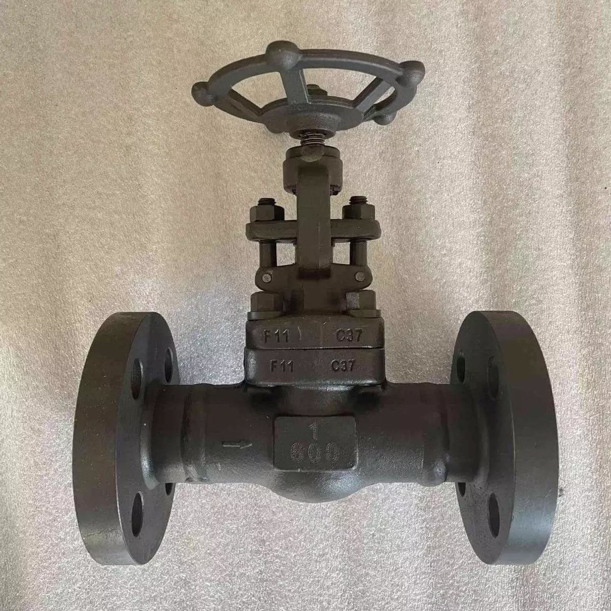 API 602 Globe Valve, ASTM A182 F11, 1 Inch, Class 600 LB, RF