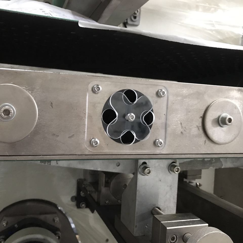 Modern Design Adult Diaper Machine with Toothed Crusher