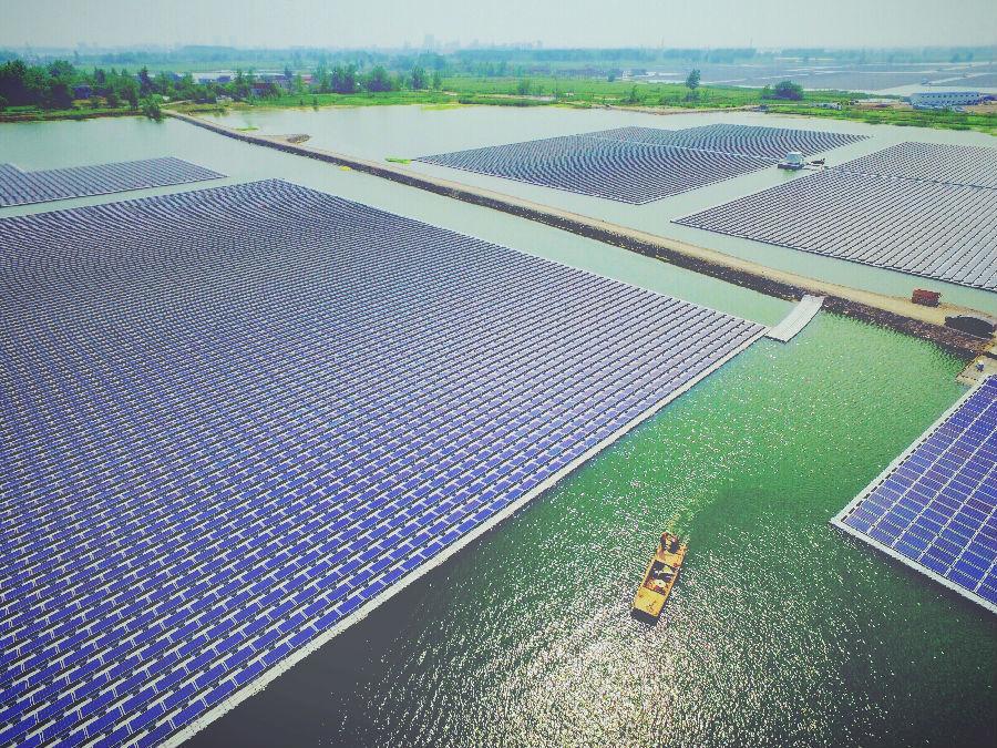 Black technologies in the world's largest floating solar power station