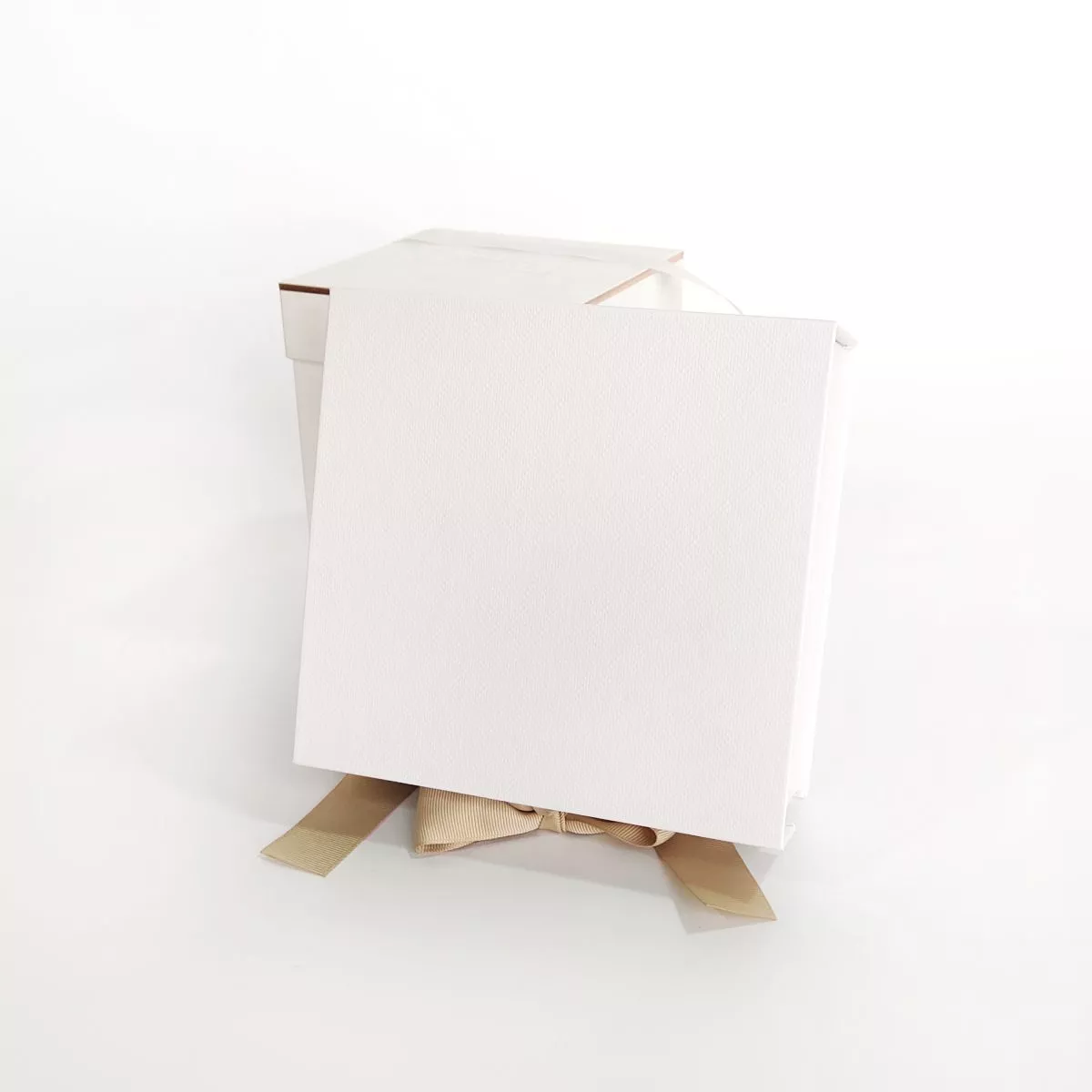  PB043 White Gift Box with Ribbon and Keepsake Box