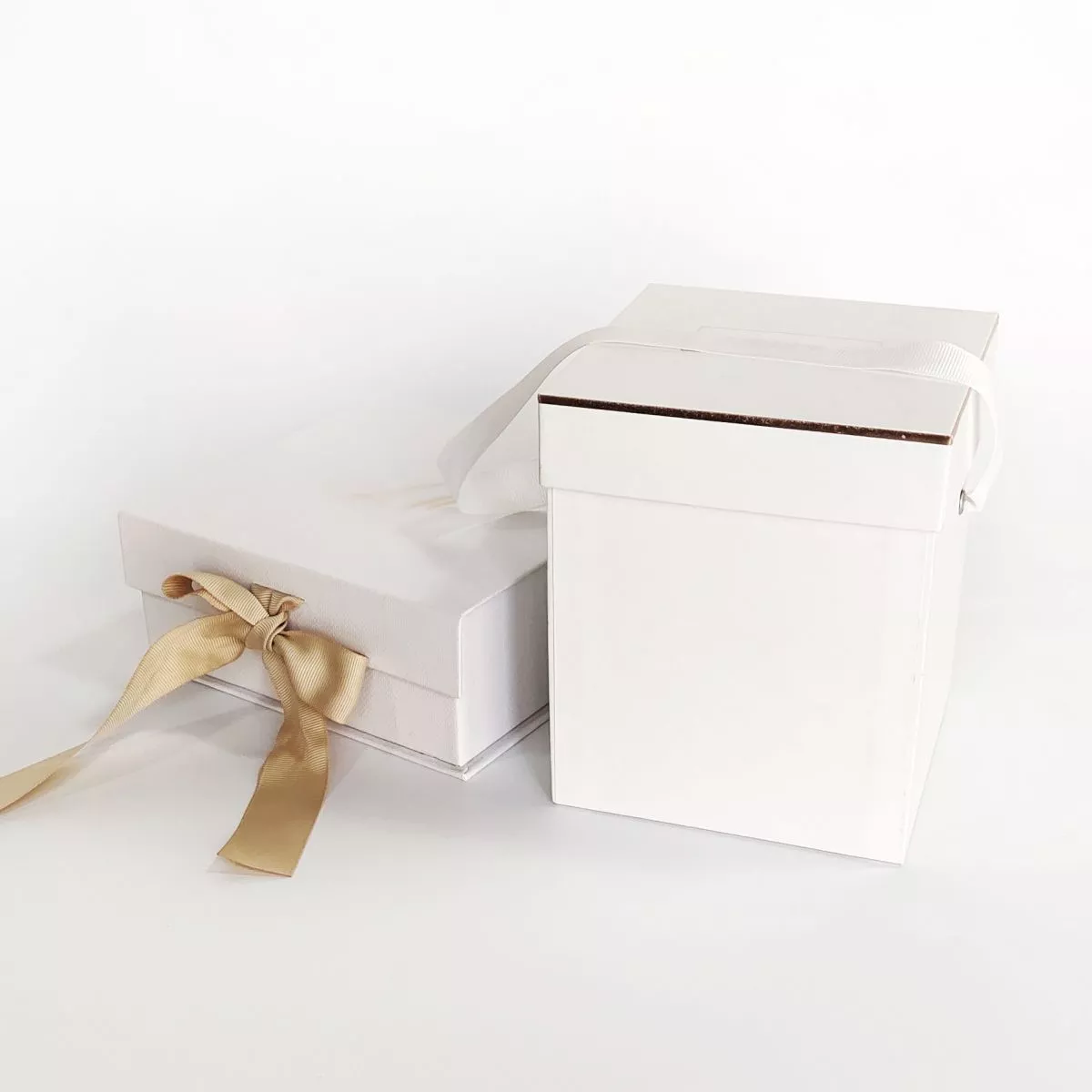 PB044 White Gift Box Bridesmaid