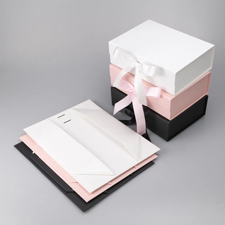 white gift boxes with lids