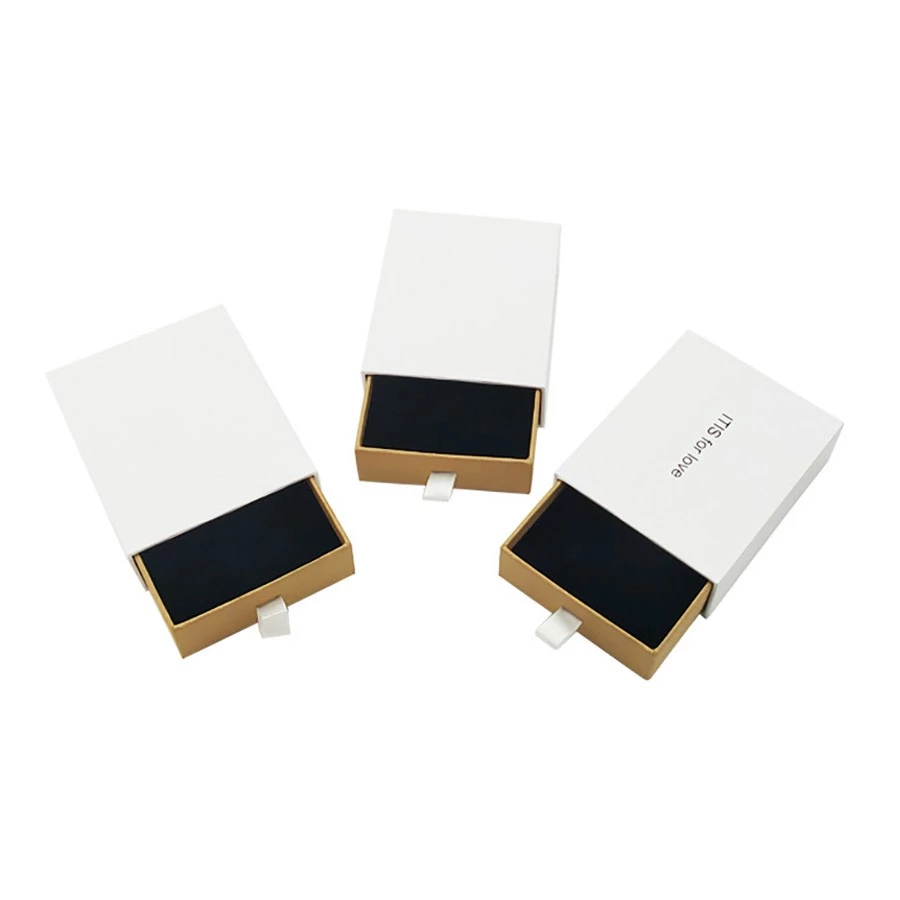 Personalized jewelry packaging