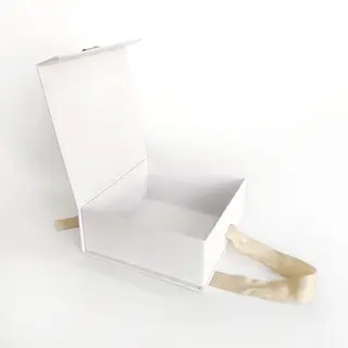 PB043 Magnetic Gift Box