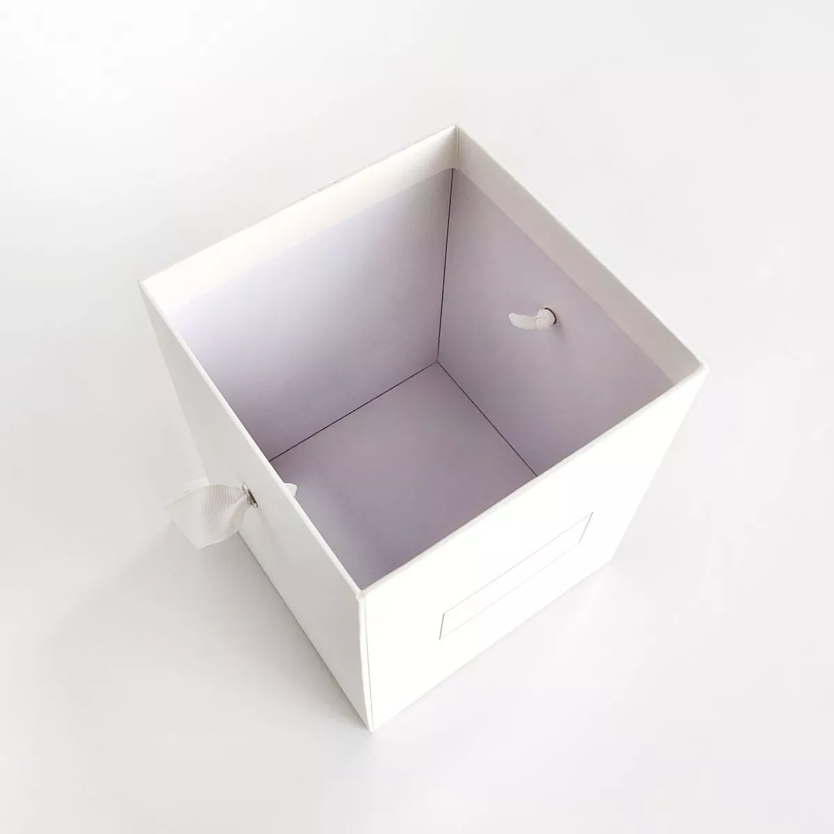 white paper box with lid