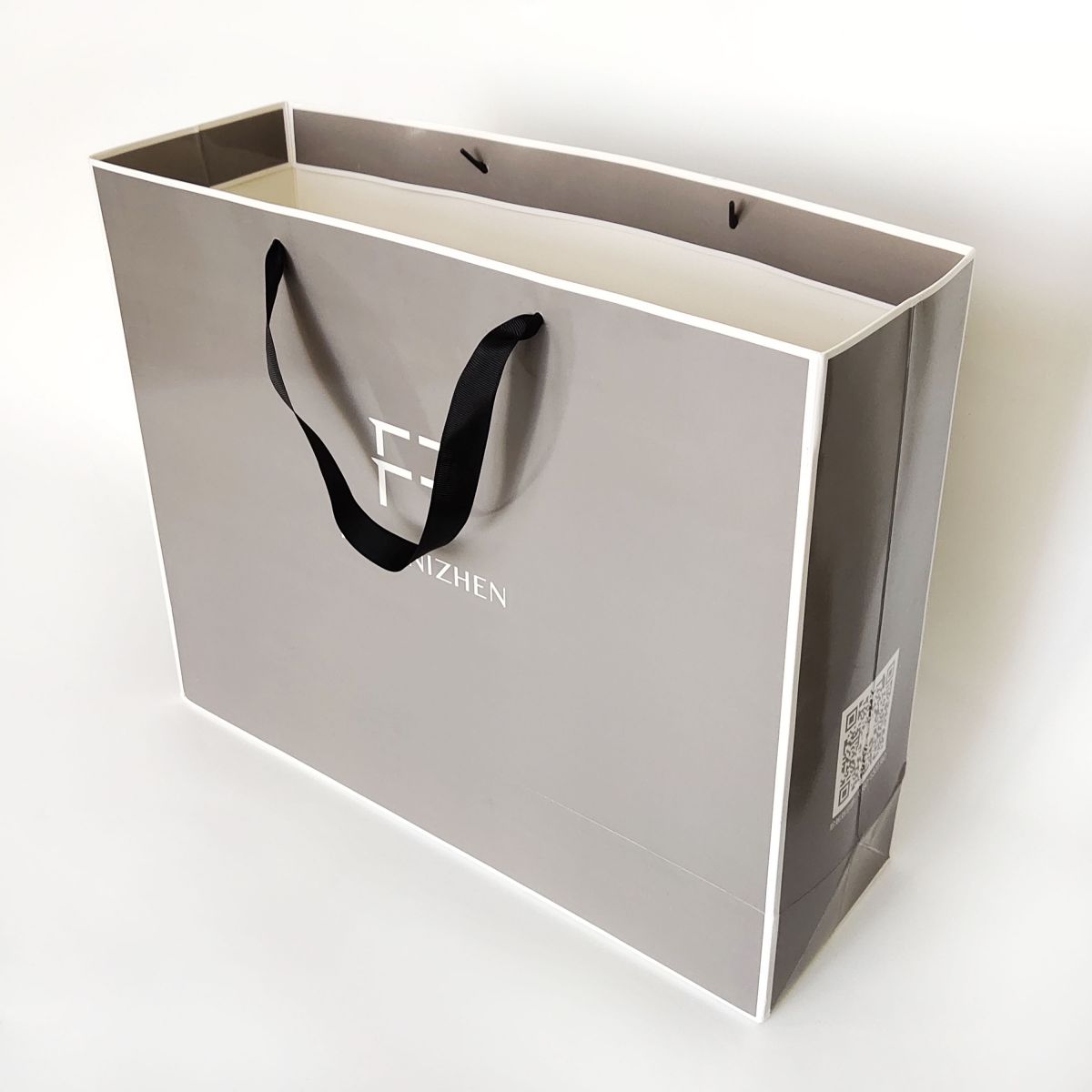 Paper Bag Packaging For Clothes