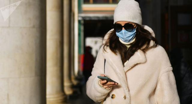 Doctors Explains Why People Should not Wear Face Masks outdoor in Cold Weather