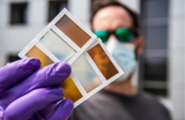 New Photochromic Glass Becoming a Solar Cell after Being Exposed to Sunlight