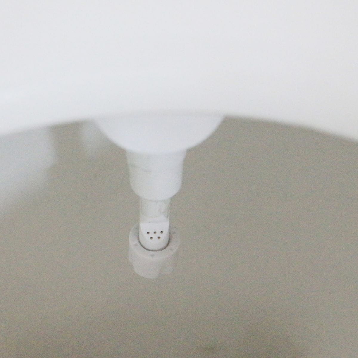 Ultra-Slim Bidet Attachment in White with signal Nozzle
