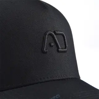 Custom Curved Brim Mesh Embroidered Logo Trucker Cap