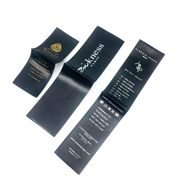 Custom Center Fold Silk Clothing Printed Label