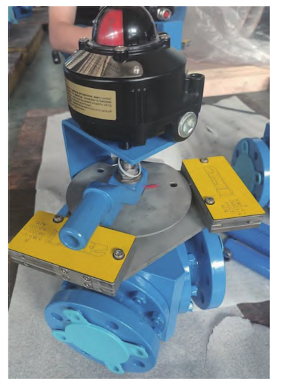 The Y-type three-way ball valve with mechanical interlocking device